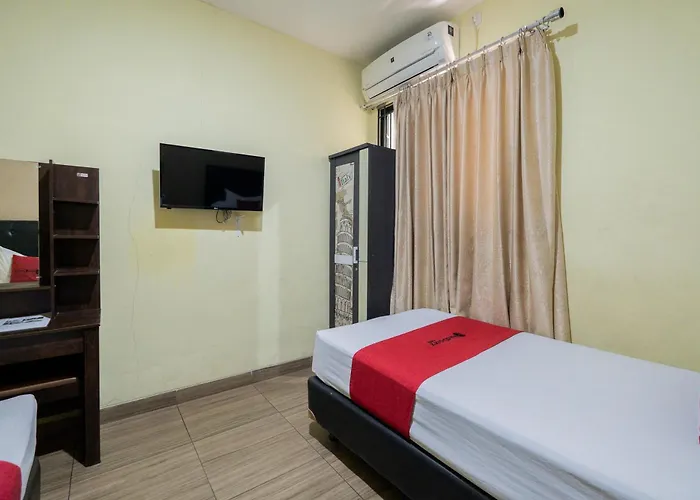 Reddoorz Near Surabaya Town Square Hotel